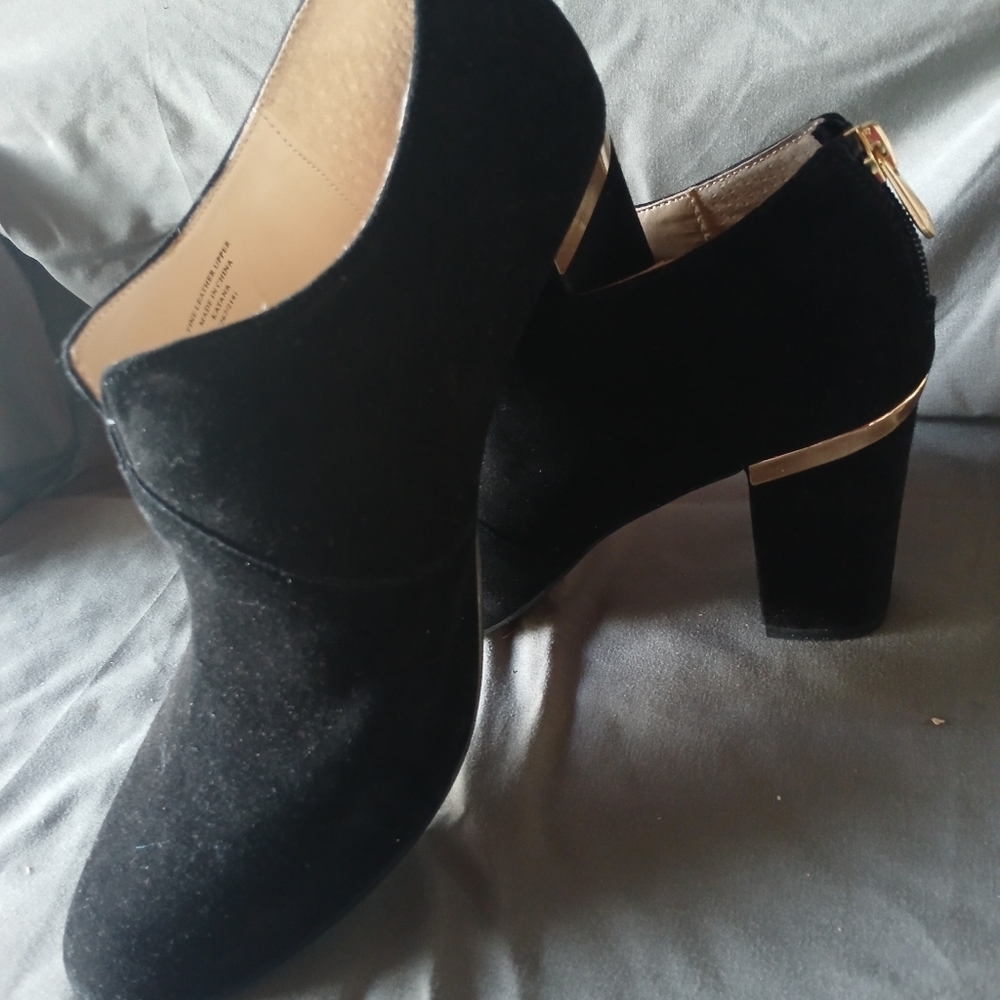 Adrienne Vittadini Black Ankle Booties with Gold Accent